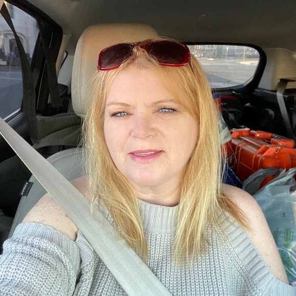 Meet your Posher, Susan - Picture 2 of 2